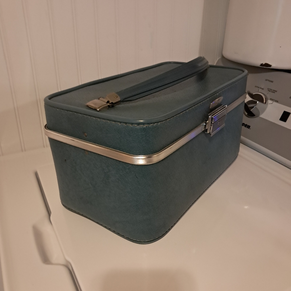 Vintage Towncraft Train case Travel Bag Make Up Box Suitcase Prop - Picture 15 of 15